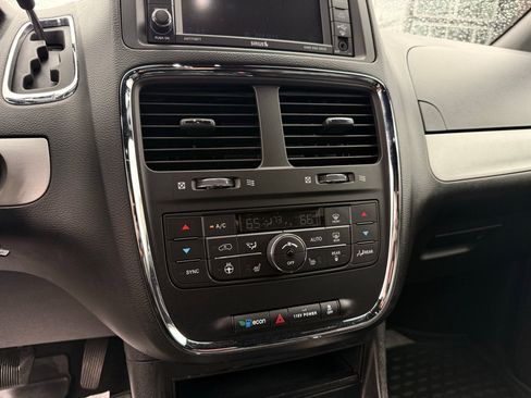 Used 2018 Dodge Grand Caravan GT image 39