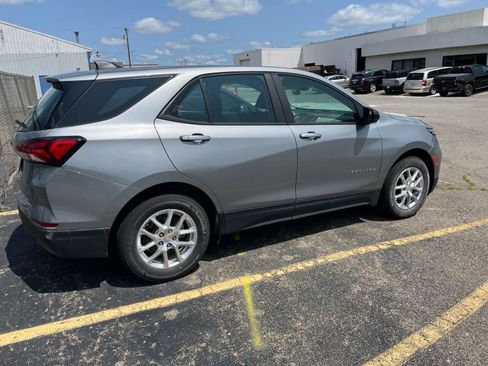 Used 2024 Chevrolet Equinox LS w/ Driver Confidence II Package FWD image 15