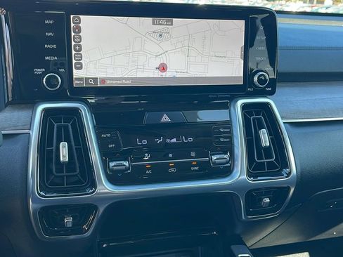 Used 2022 Kia Sorento SX Prestige image 18