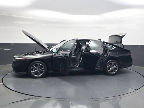 Used 2023 Honda Accord EX image 38