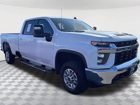 Used 2023 Chevrolet Silverado 2500 LT AWD/4WD image 3