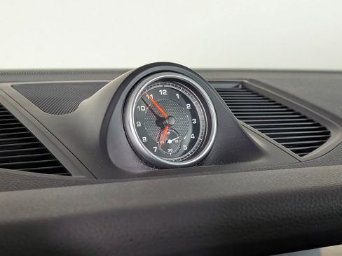 Used 2018 Porsche Macan image 28