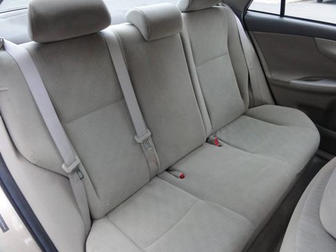 Used 2010 Toyota Corolla LE FWD image 18