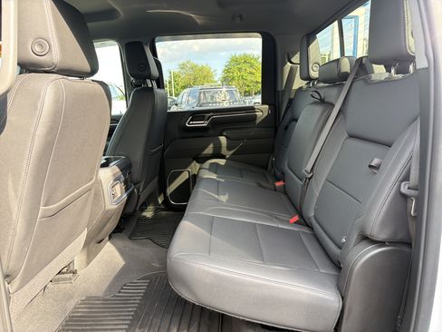 Used 2025 Chevrolet Silverado 3500 LTZ w/ LTZ Convenience Package AWD/4WD image 32