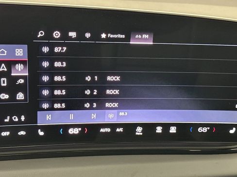 Used 2025 Audi A6 e-tron Premium w/ Convenience Package image 16