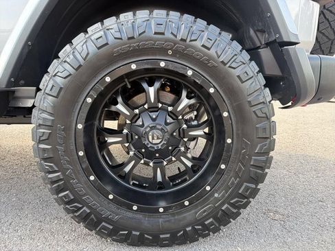Used 2019 Jeep Wrangler Unlimited Rubicon AWD/4WD image 14