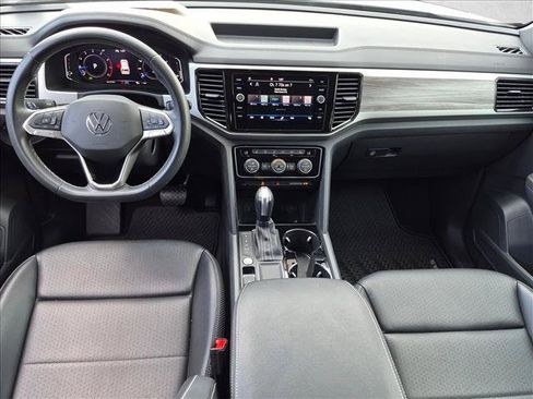 Used 2022 Volkswagen Atlas Cross Sport SE FWD image 16