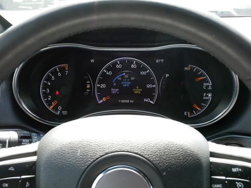 Used 2019 Jeep Grand Cherokee Altitude AWD/4WD image 21