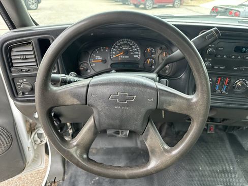 Used 2006 Chevrolet Silverado 3500 2WD Regular Cab image 15