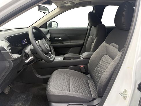 New 2026 Nissan Kicks SV w/ SV Premium Package image 9