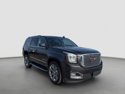 Used 2017 GMC Yukon Denali w/ Open Road Package AWD/4WD image 8