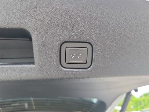 New 2026 Chevrolet Traverse LT w/ Midnight/Sport Edition image 11