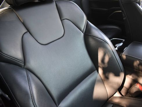 Used 2025 Kia Telluride S FWD image 21