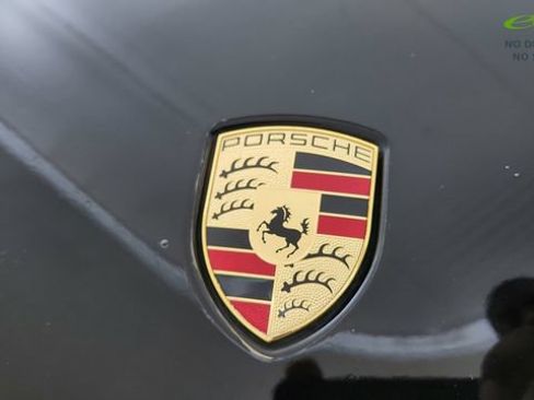 Used 2018 Porsche Macan AWD/4WD image 16