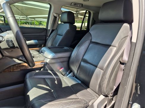 Used 2020 Chevrolet Tahoe LT RWD image 13