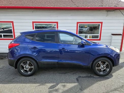 Used 2011 Hyundai Tucson GLS image 2