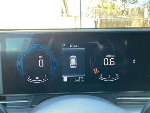 Used 2025 Hyundai Kona SEL image 42