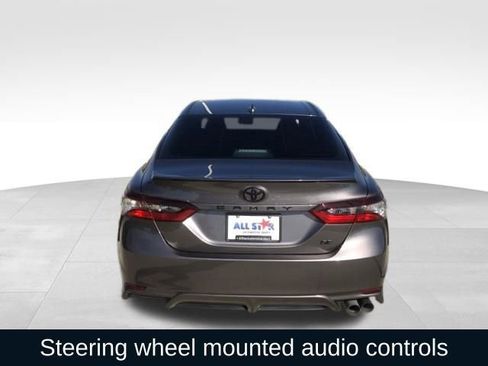 Used 2023 Toyota Camry SE image 4