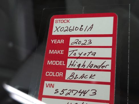 Used 2023 Toyota Highlander Limited AWD/4WD image 37