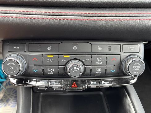 Used 2025 Dodge Durango GT AWD/4WD image 58