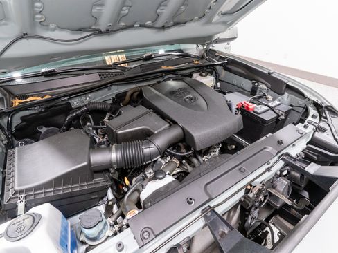 Used 2023 Toyota Tacoma TRD Off-Road w/ Black Out Package (TMS) image 33