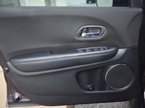 Used 2018 Honda HR-V EX image 19