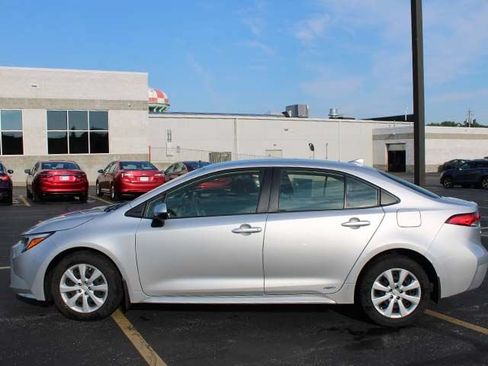 Certified 2023 Toyota Corolla LE AWD/4WD image 7