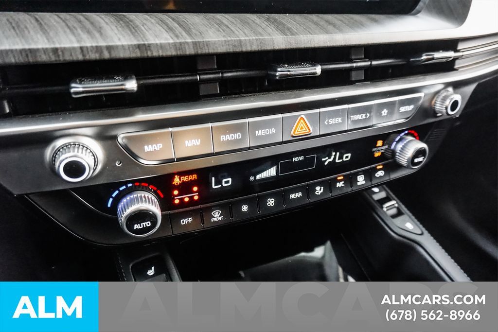 Used 2024 Kia Telluride EX w/ EX Captain's Chair Package FWD image 37