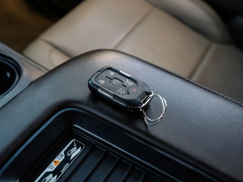 Used 2017 Chevrolet Tahoe LT w/ LT Signature Package image 59