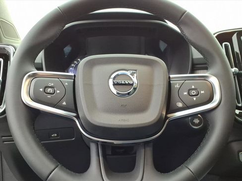 New 2026 Volvo XC40 B5 Core w/ Climate Package image 23