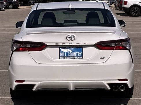 Used 2023 Toyota Camry SE image 5