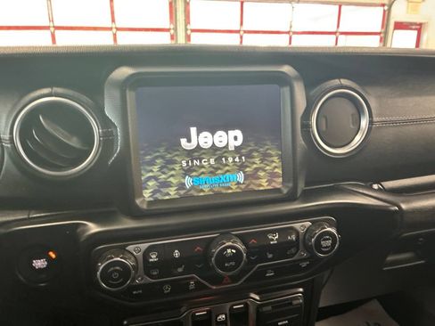 Used 2021 Jeep Gladiator Overland w/ Popular Equipment Package AWD/4WD image 43