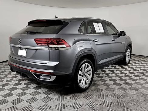 Used 2020 Volkswagen Atlas Cross Sport SE w/ Towing Package FWD image 4