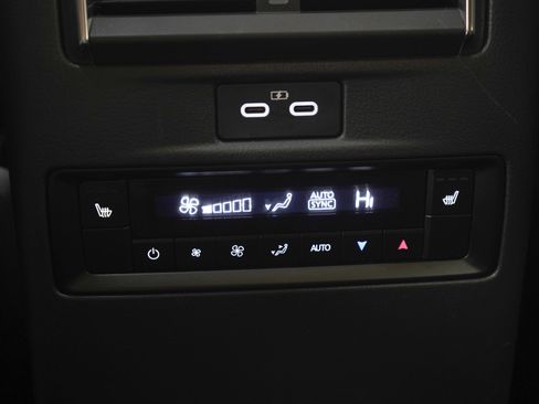 Certified 2024 MAZDA CX-90 Plug-In Hybrid w/ Premium Plus AWD/4WD image 23