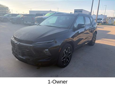 Used 2025 Chevrolet Blazer RS w/ Driver Confidence II Package AWD/4WD image 3