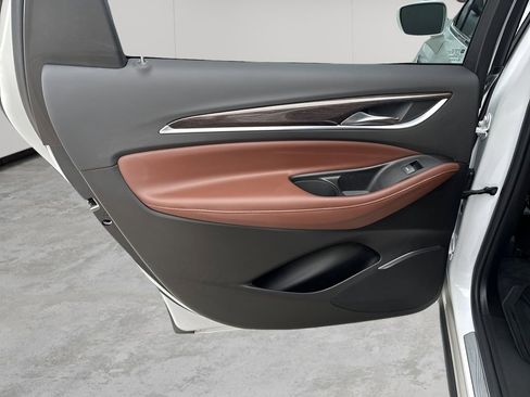 Used 2019 Buick Enclave Avenir w/ Avenir Technology Package image 17