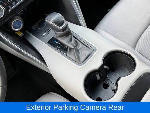 Used 2022 Toyota Venza LE AWD/4WD image 25