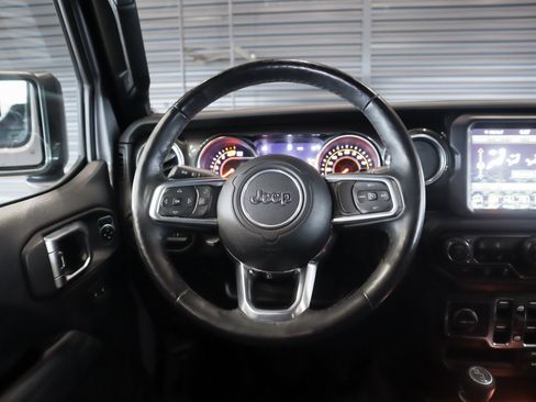 Used 2019 Jeep Wrangler Unlimited Sahara AWD/4WD image 18