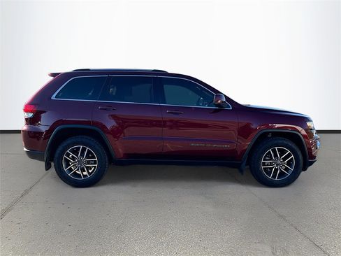 Certified 2020 Jeep Grand Cherokee Laredo w/ Laredo X Package image 8