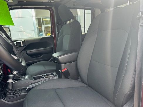 Used 2021 Jeep Gladiator Sport image 12