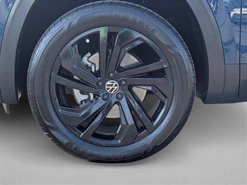 Used 2023 Volkswagen Atlas SE w/ Panoramic Sunroof Package FWD image 21