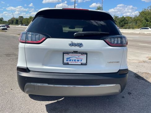Used 2019 Jeep Cherokee Limited w/ Luxury Group image 3