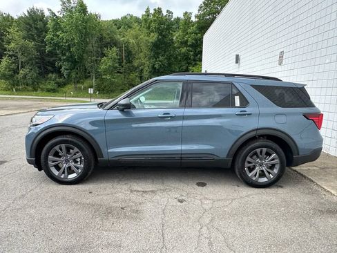 New 2026 Ford Explorer Active w/ Active Comfort Package AWD/4WD image 2