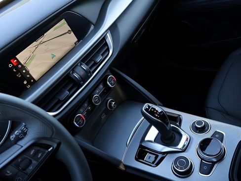 New 2025 Alfa Romeo Stelvio Sprint AWD/4WD image 21