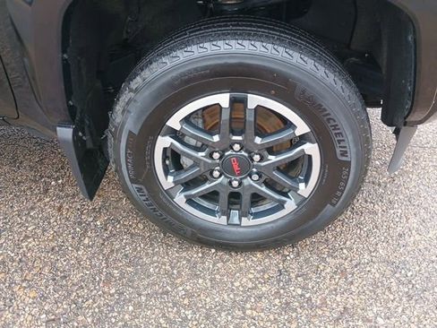 Used 2025 Toyota Tacoma TRD Sport w/ TRD Sport Upgrade Package AWD/4WD image 10