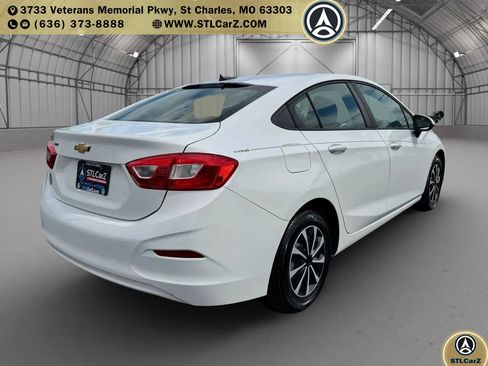 Used 2017 Chevrolet Cruze LS image 3