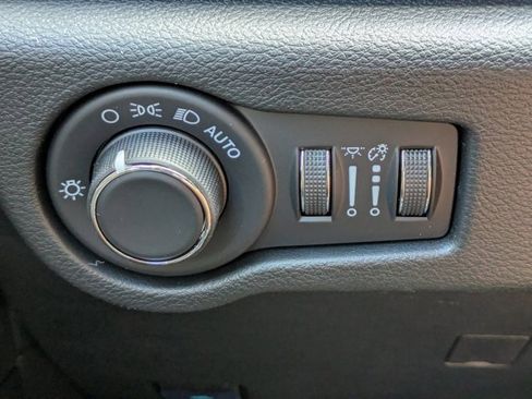 New 2026 Chrysler Voyager LX image 24