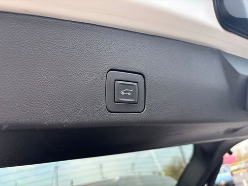 Used 2023 Buick Encore GX Essence w/ Experience Buick Package FWD image 22