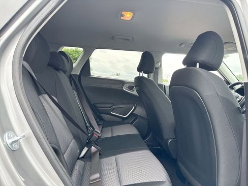 Used 2025 Kia Soul LX w/ LX Technology Package FWD image 23