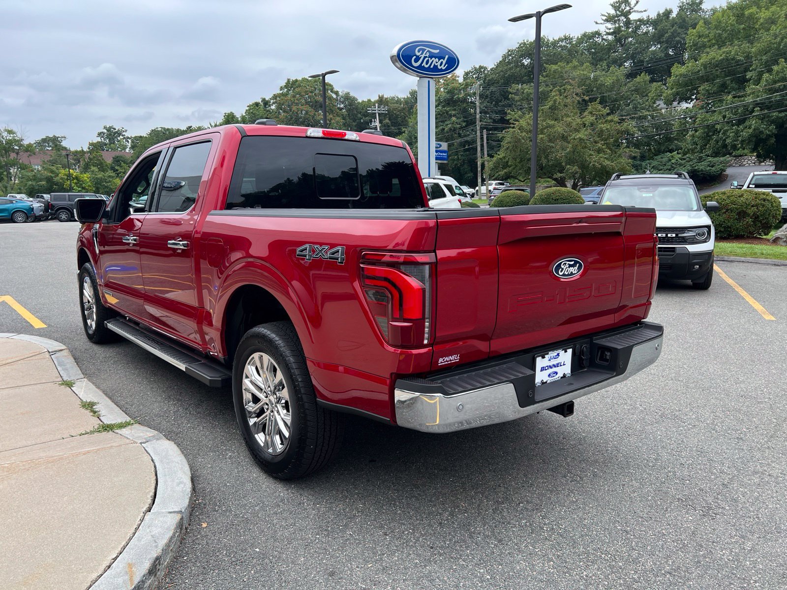 Used 2025 Ford F150 Lariat w/ Equipment Group 501A Mid AWD/4WD image 5